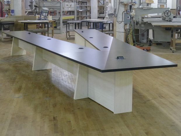 Simple V Shape Table