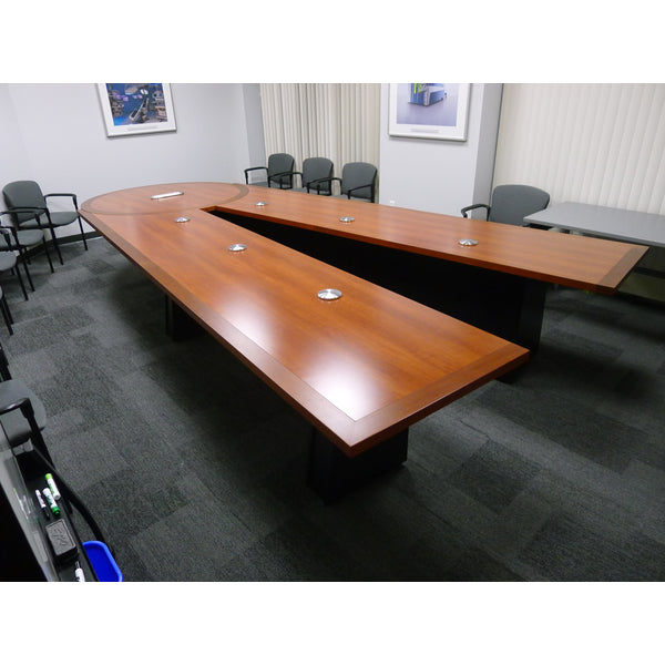 SCISSORS TABLE